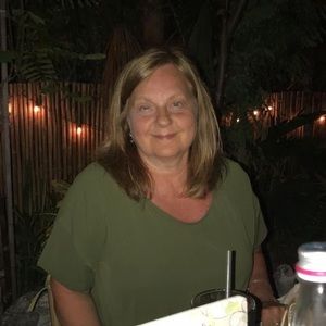 Meet your Posher, Laurie